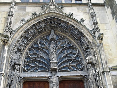 Champagne, Unesco, víno, katedrály a středověká slavnost Médievales 2020